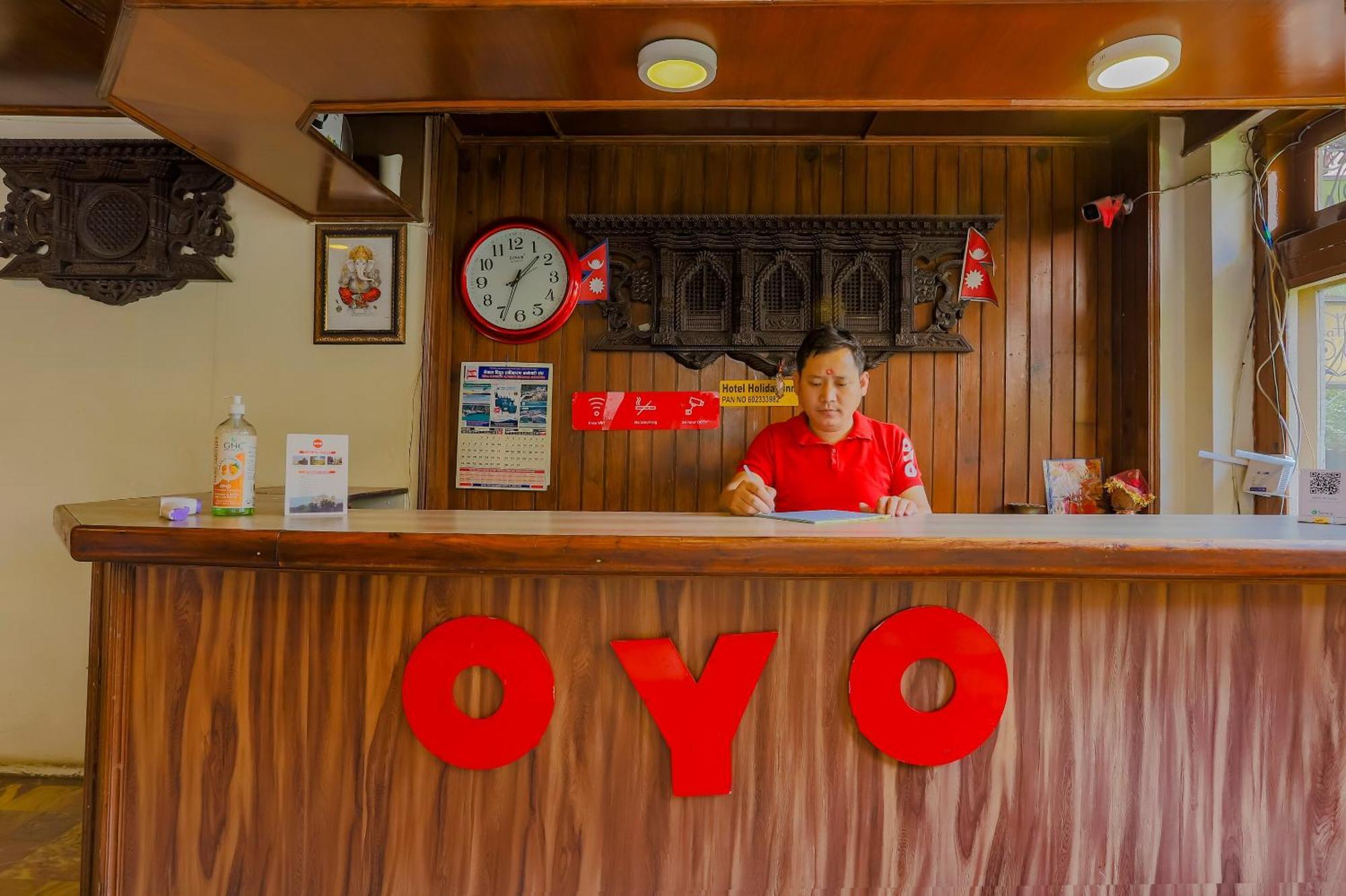 Oyo 795 Hotel Holiday Inn 카트만두 외부 사진