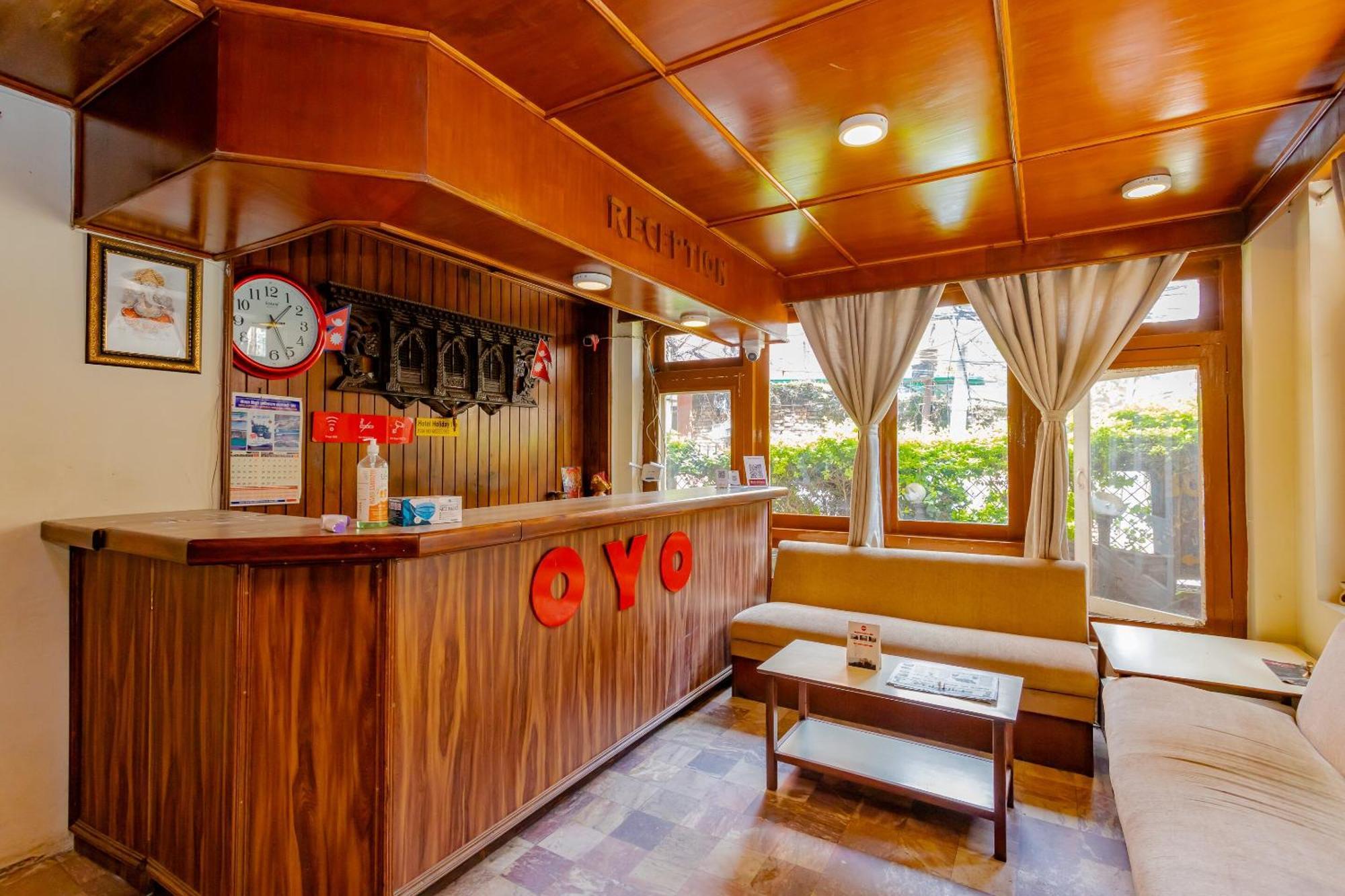 Oyo 795 Hotel Holiday Inn 카트만두 외부 사진